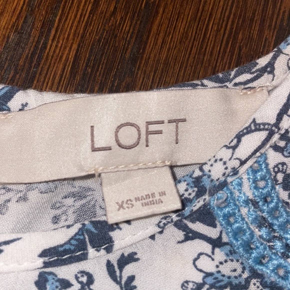 Loft blue patterned blouse! - Picture 2 of 5